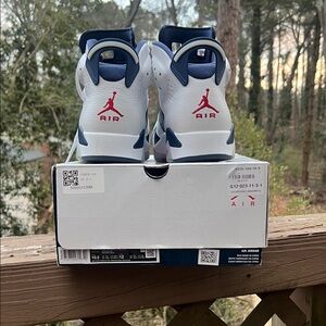 Jordan Athletic Shoes White and Blue